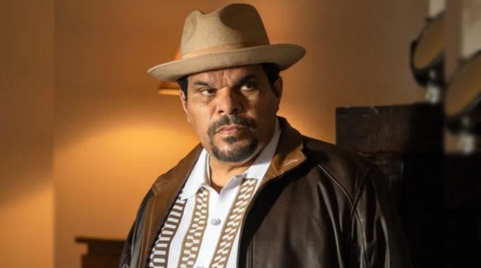 Luis Guzmán wants to remind you he's not in Ghost