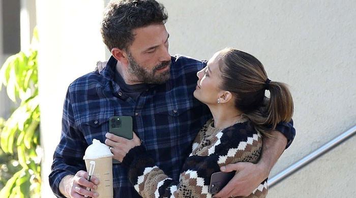 Jennifer Lopez Uses Ben Affleck PDA To Avoid ‘4 Divorced Woman’ Label?