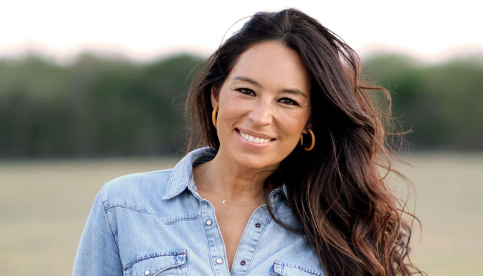 Joanna Gaines shares health update with a hospital picture after back surgery