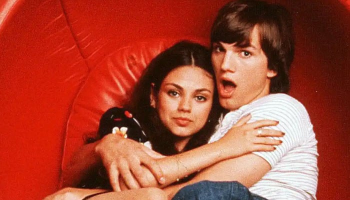 Mila Kunis Ashton Kutcher Steal Spotlight In That 90s Show Trailer Watch