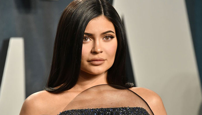 Kylie Jenner sparks reactions as her singing video goes viral: 'Who's strangling the cat'