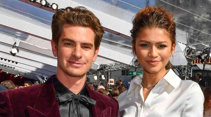 Andrew Garfield enthusiastically supports Zendaya at Critics Choice Awards