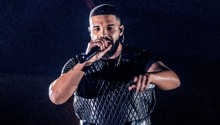 Drake performs at iconic Apollo theatre in New York