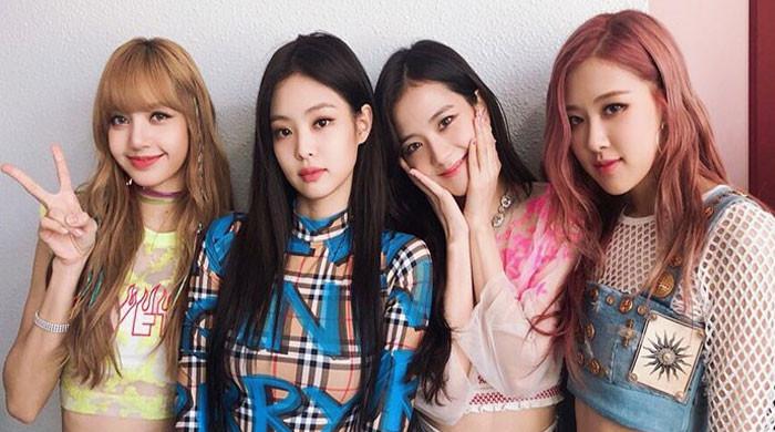 Emmanuel Macron: “The power BLACKPINK hold is insane”: BLINKS feel proud as  the group spotted taking pictures with French President Emmanuel Macron