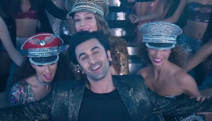 Ranbir Kapoor shows off his dance moves in Pyaar Hota Kayi Baar Hai