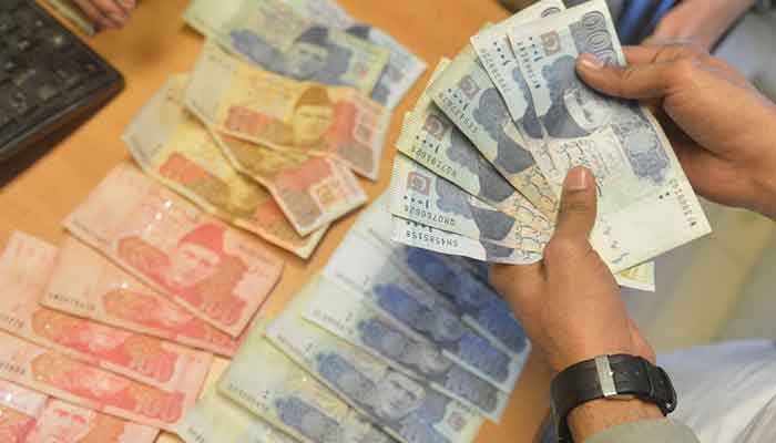 Rupee to recover against dollar as Pakistan gets ready to seal IMF deal