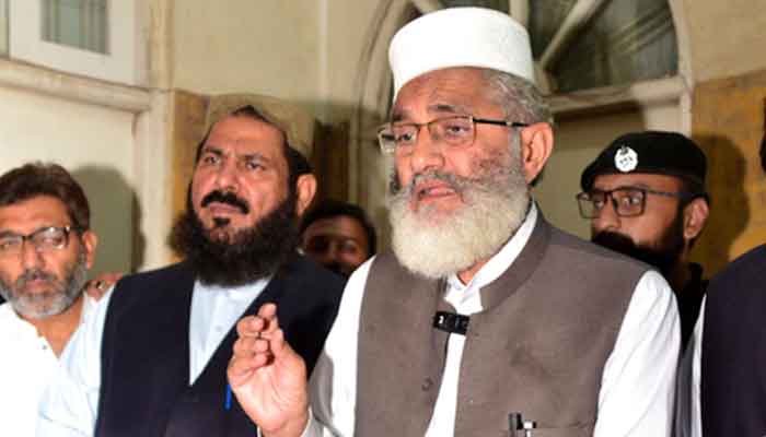 Ameer Jamaat-e-Islami Siraj Ul Haq addressing a press conference in Chiniot on October 28, 2022. — Online/File