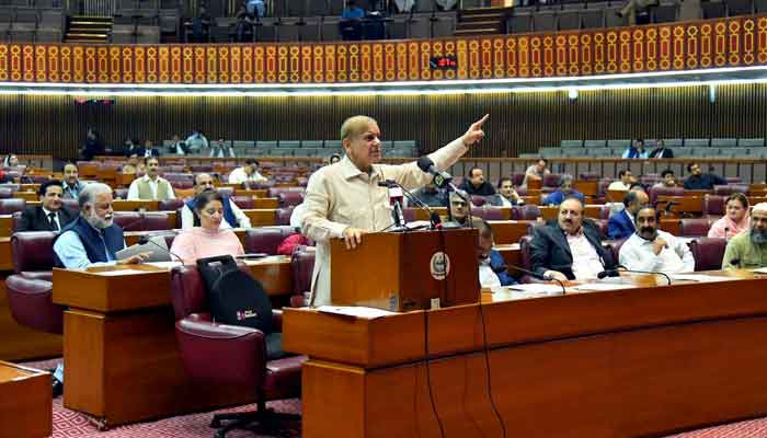 حکومت آئی ایم ایف کی شرائط پوری کرنے کے لیے فنانس بل 2023 آج پیش کرے گی۔