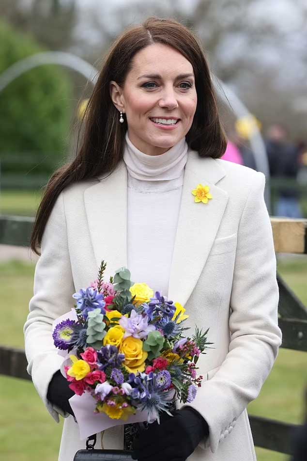 Kate Middleton looks ethereal in smart white polo neck, cream coat during latest outing