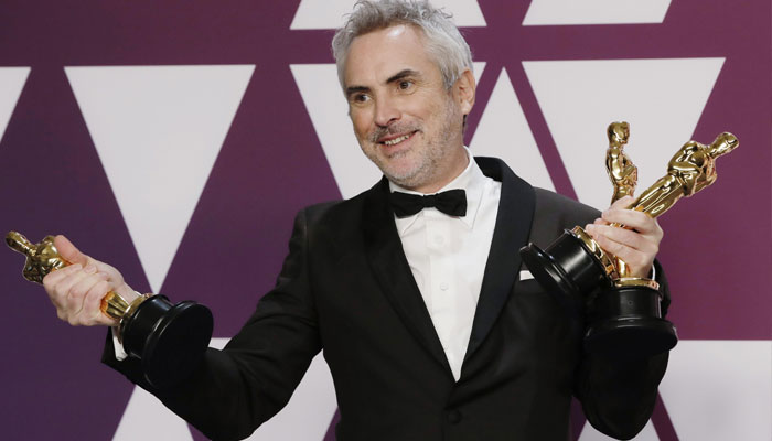 Alfonso Cuarón roots for subtitles over dubbing films