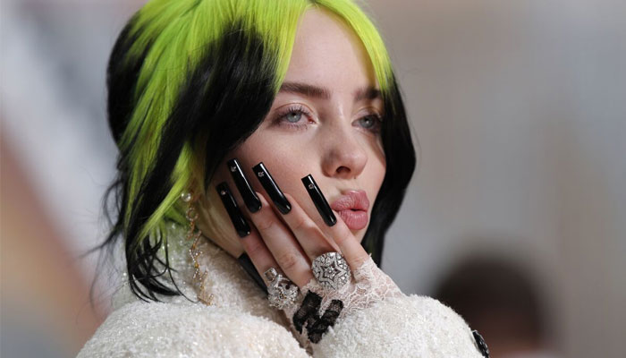 Billie Eilish weighs in on deleting all social media from her phone