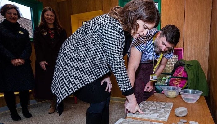 Pregnant Princess Eugenie posts her latest photos