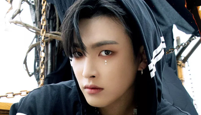 Hongjoong from K-pop group Ateez tears up over a fan's story