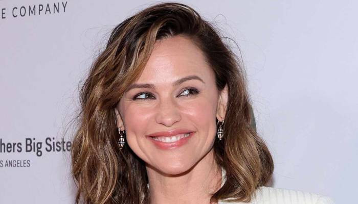 Jennifer Garner shares interesting book recommendation about female teenagers