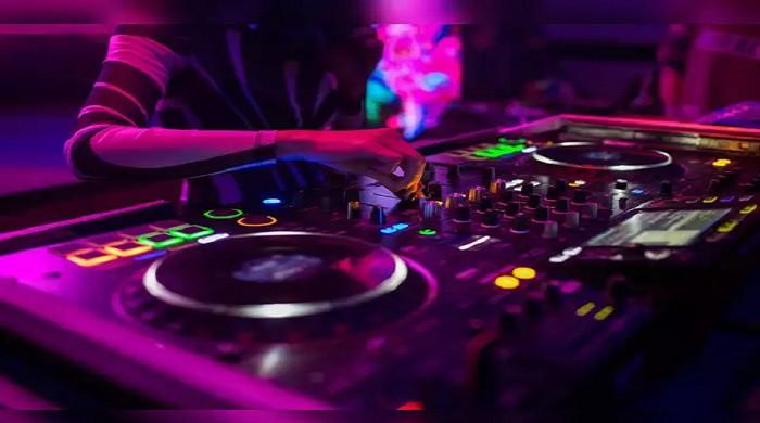 AI comes for DJ: London partygoers rave to robot beats