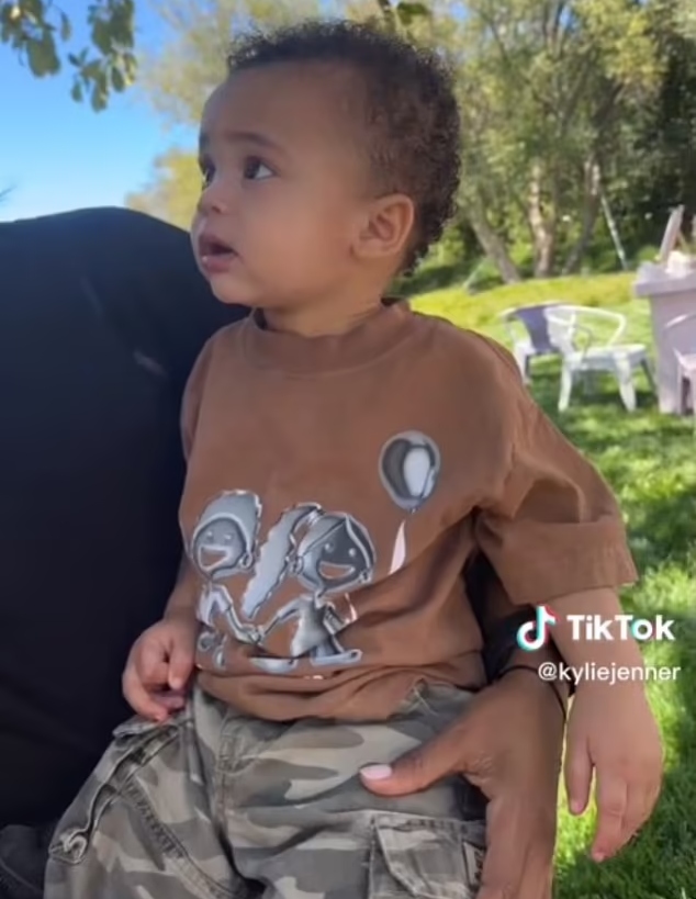 Kylie Jenner takes baby Aire to True Thompson’s 5th birthday bash, pics