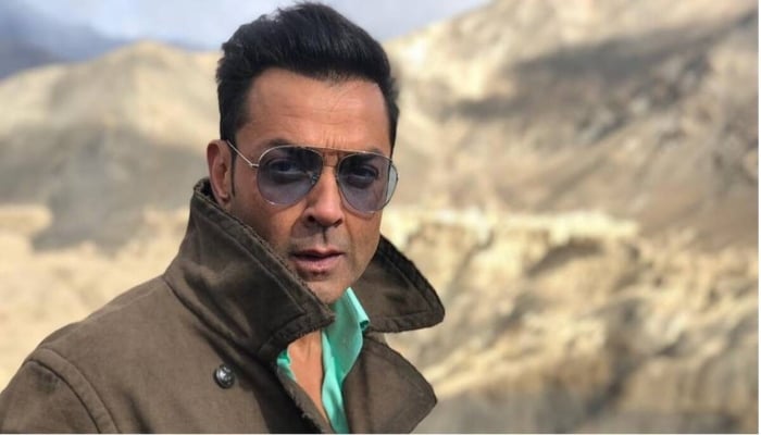 Bobby Deol leaves fans gushing with a shirtless picture