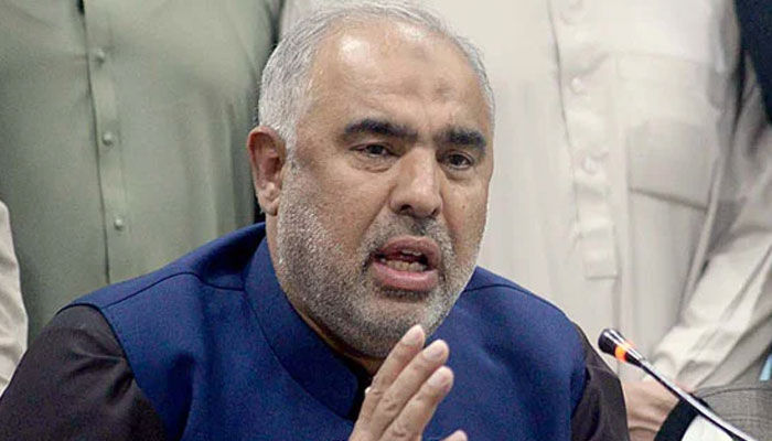 Former National Assembly speaker Asad Qaiser talks to the media. — APP/File