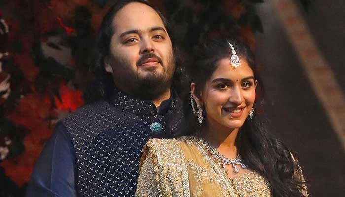 Which Pakistani singers performed at Anant Ambani's birthday?