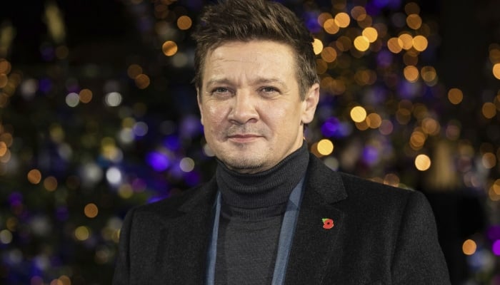 Jeremy Renner Visits 'amazing' Hospital Staff After Snow Plow Accident