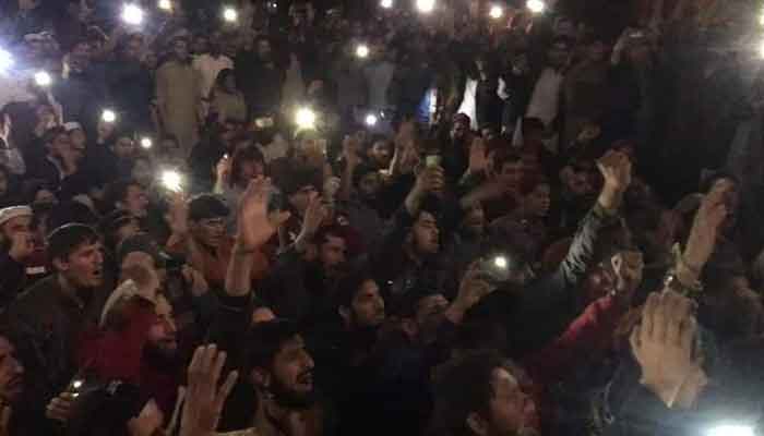 People protesting in against Chinese national for making sacrilegious comments in upper Kohistan district. — Twitter/@jamilnagri