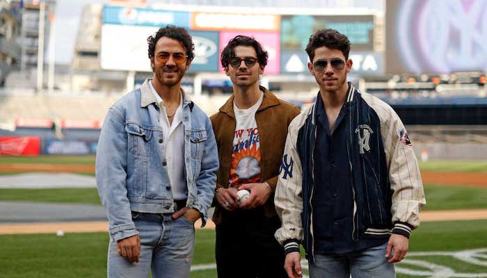 Jonas Brothers unveil Waffle House music video, leave fans excited