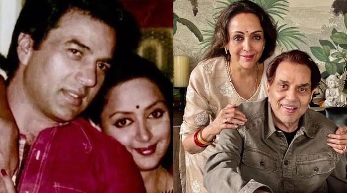 Hema Malini celebrates '43 years of togetherness' with Dharmendra