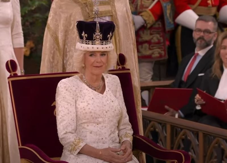 King Charles and Queen Camilla crowned in historic Coronation - BBC News