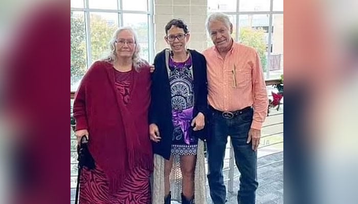 Her mother Alta Altanpanco (Left), Melissa Highsmith (c) and  her father Jeffrie Higshmith (Right) — Daily Mail