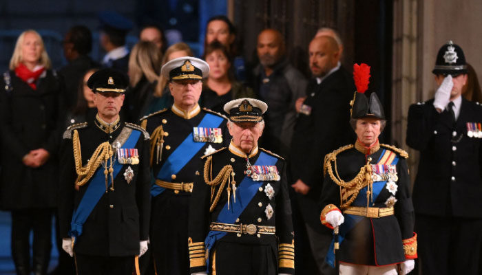 Prince Andrew refuses to help ‘future of the monarchy’?