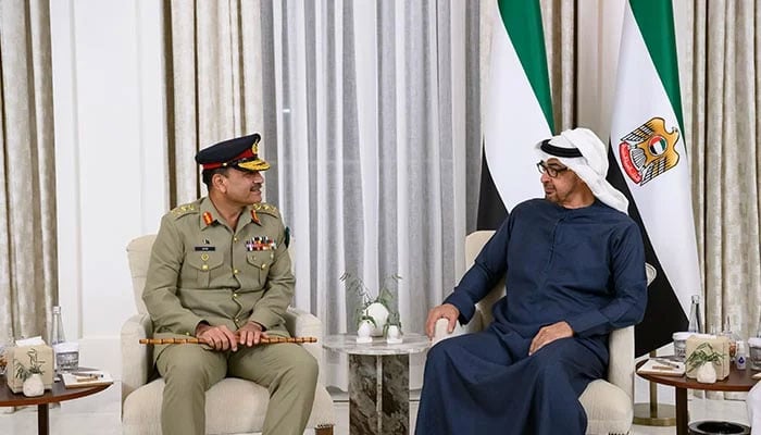 Chief of Army Staff (COAS) General Asim Munir meets UAE President Sheikh Mohamed bin Zayed Al Nahyan at Qasr Al Shati Palace, on January 9, 2023. — WAM/File