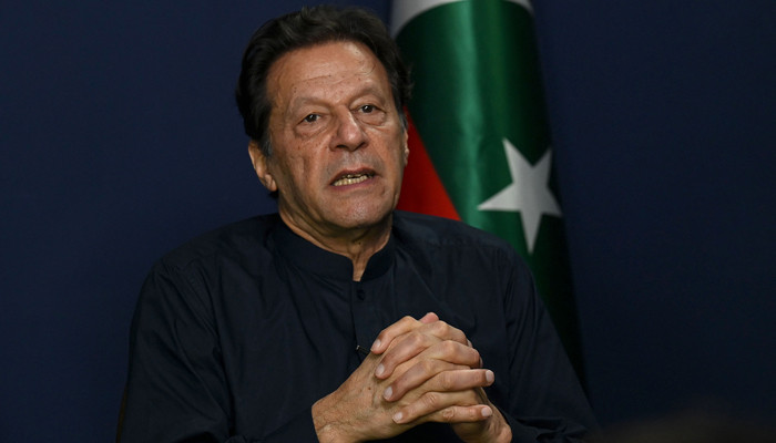 پی ٹی آئی سربراہ پاکستان کے وسیع تر مفاد میں ‘مائنس عمران’ فارمولے کے لیے تیار ہیں۔