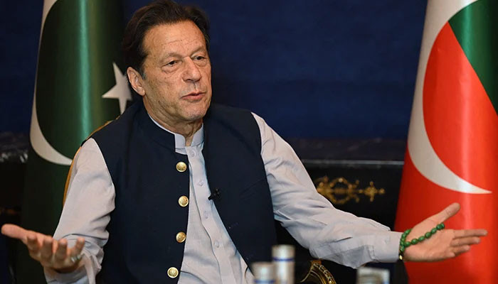 عمران خان کا دعویٰ ہے کہ 9 مئی کو فسادیوں کے خلاف کریک ڈاؤن کے دوران پی ٹی آئی پر پابندی لگانے کا منصوبہ تیار ہے۔