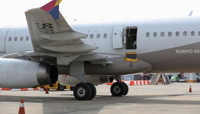 Asiana Airlines Airbus A321 plane, of which a passenger opened a door on a flight shortly before the aircraft landed, is pictured at an airport in Daegu, South Korea May 26, 2023. — Reuters/File