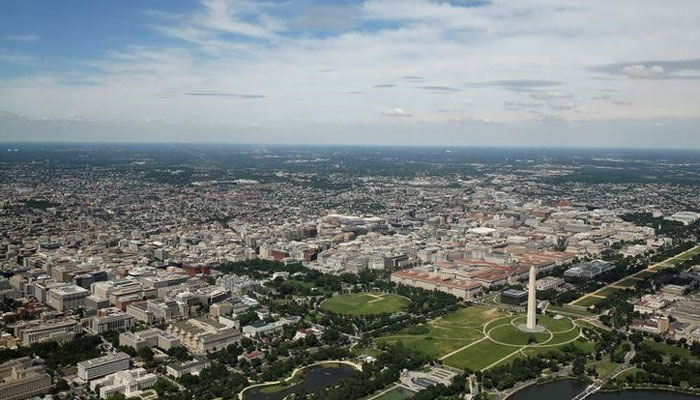 This aerial picture shows the Washington Monument (R) standing on the National Mall and the White House in Washington, US. — Reuters/File