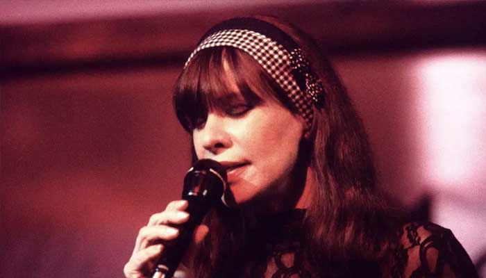 Fans mourn the death of singer Astrud Gilberto