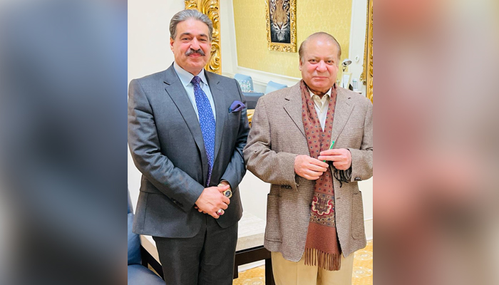 PML-N leader Nasir Butt (left) with PML-N supremo Nawaz Sharif. — Author