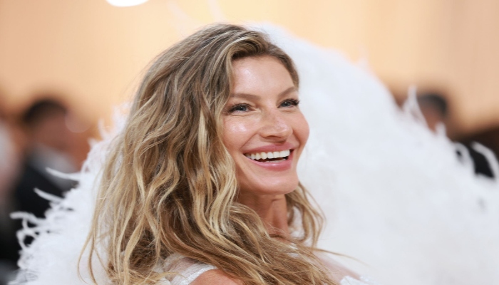 Supermodel Gisele Bundchen looks radiant as she enjoys shopping in Miami