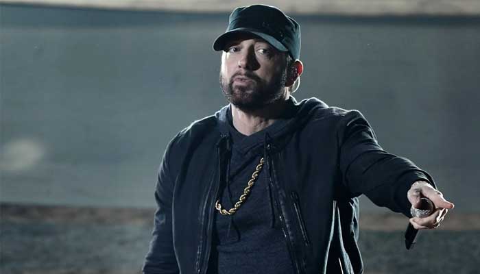 Eminem hints at collaboration with Snoop Dogg