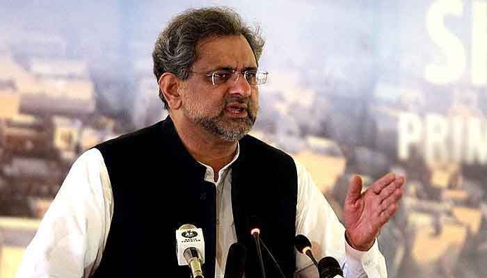 Former prime minister and Pakistan Muslim League-Nawaz (PML-N) leader Shahid Khaqan Abbasi addressing a press conference in this undated photo. — APP/File