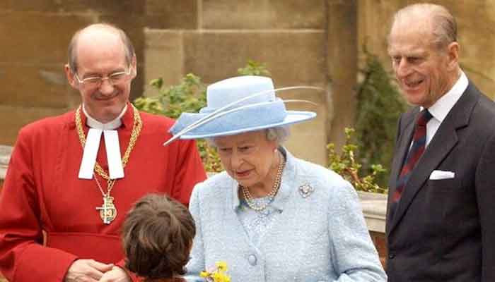 Queen Elizabeth IIs most trusted priest steps down