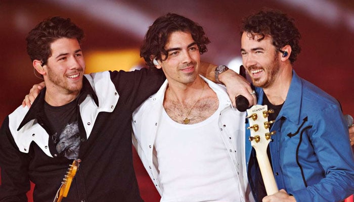 Kevin, Joe, Nick Jonas NOT fighting over The Album sales, confirms rep