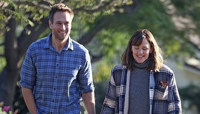 Jennifer Garner loves to flaunt romance with John Miller: ‘They’re ...