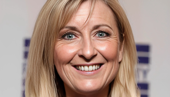 TV presenter Fiona Phillips reveals Alzheimers diagnosis at 62