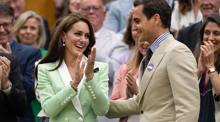 Roger Federer breaks royal protocol as he greets Kate Middleton at ...