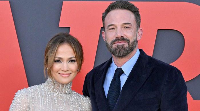 Ben Affleck agrees to sign postnup to keep Jennifer Lopez 'happy' amid ...