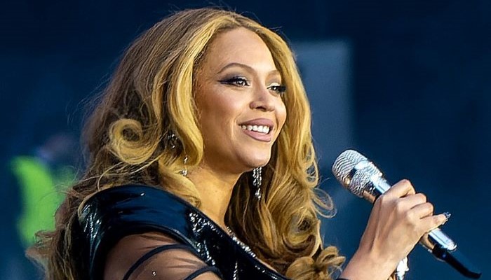 Beyonce dazzles on stage during her Renaissance tour in mesh diamond ...