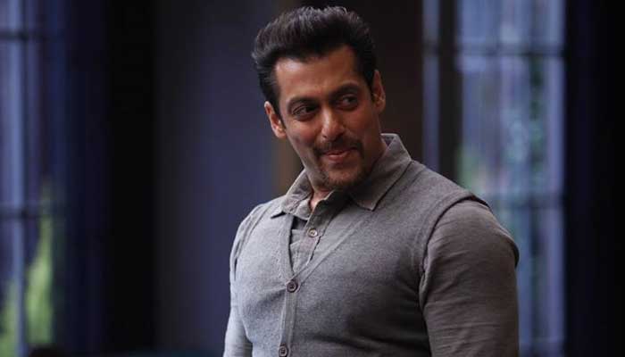 Kick stars Salman Khan, Jacqueline Fernandez and Nawazuddin Siddiqui in lead roles