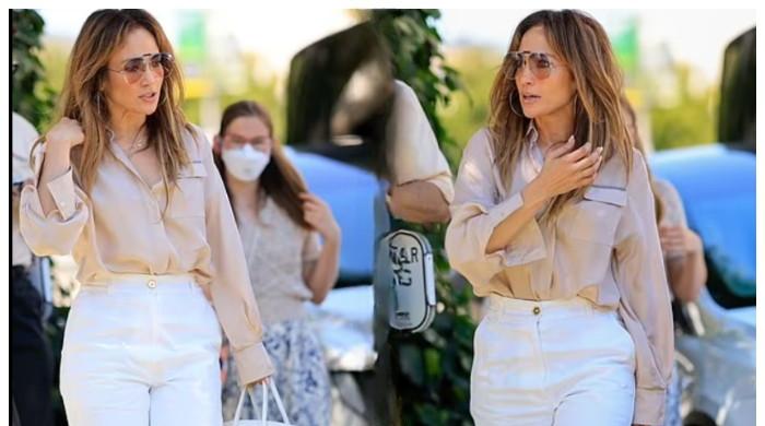 Jennifer Lopez makes Ben Affleck happy