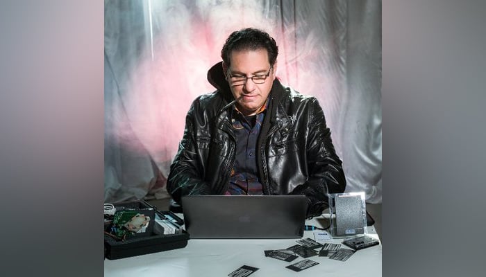 A once most-wanted cybercriminal and a reformed hacker, Kevin Mitnick can be seen using his computer. — Twitter/@kevinmitnick